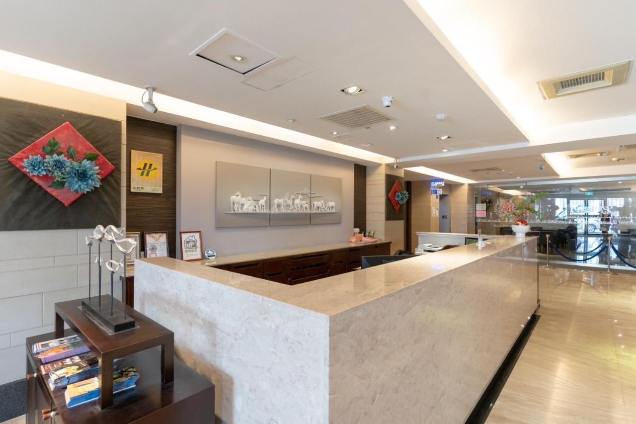 Unique Hotel Хуалянь Экстерьер фото